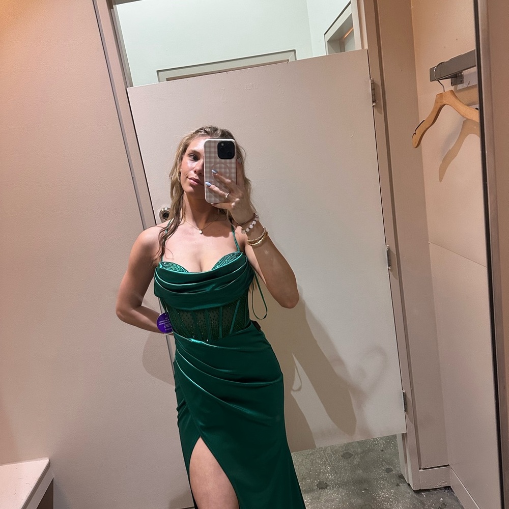 Emerald Strapless Green Dress size small never work with tag!!
